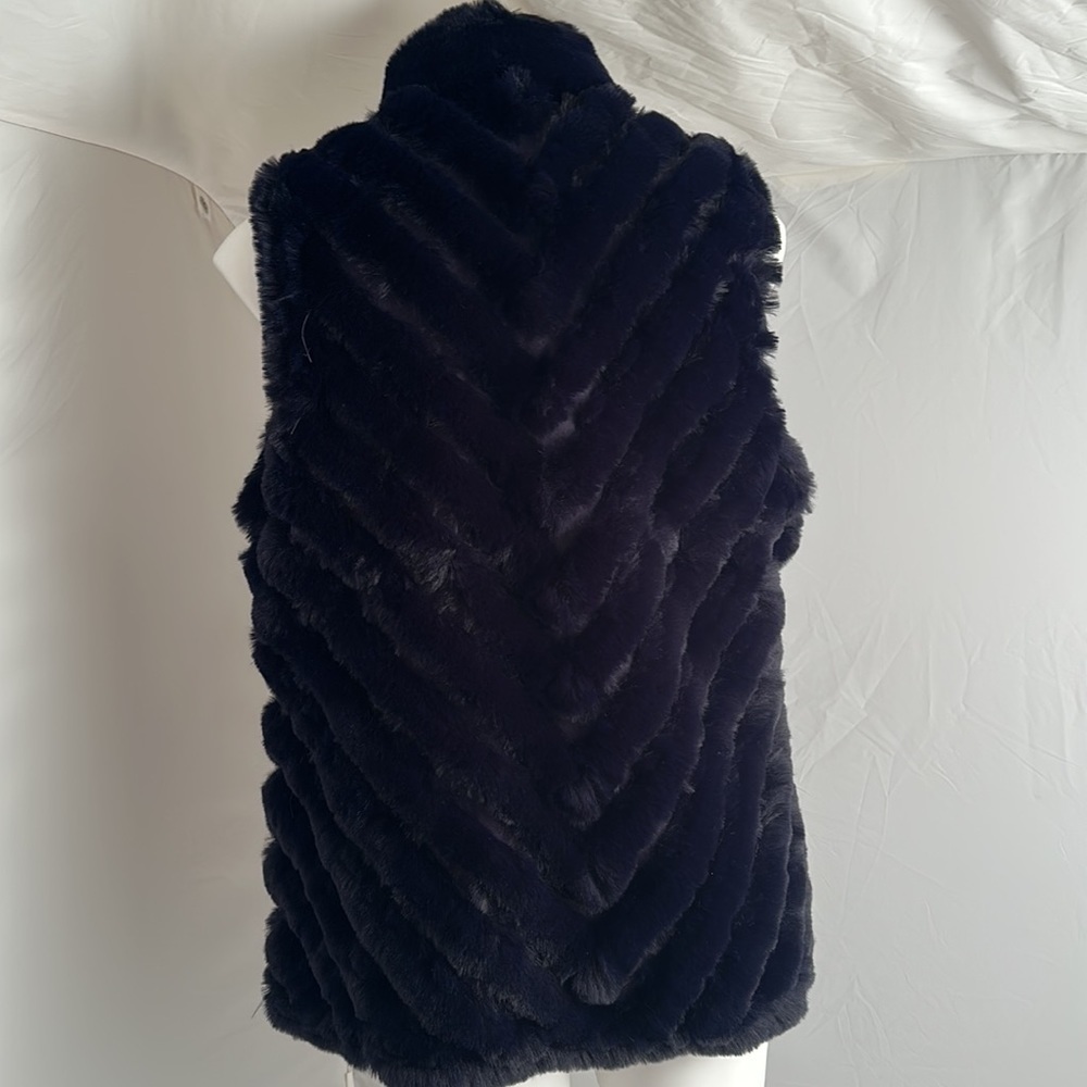 Jayley Collection navy blue soft silk acrylic blend vegan fur vest - Picture 4 of 9